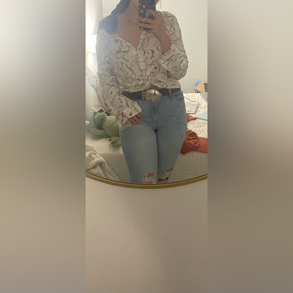 Unique Patterned Collared Top - Picture 4 of 4